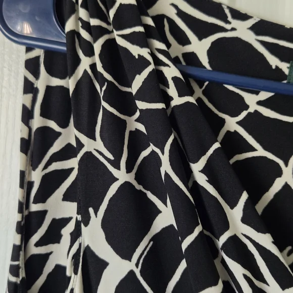 Lauren Ralph Lauren Black and White Patterned Maxi Skirt - Picture 8 of 14